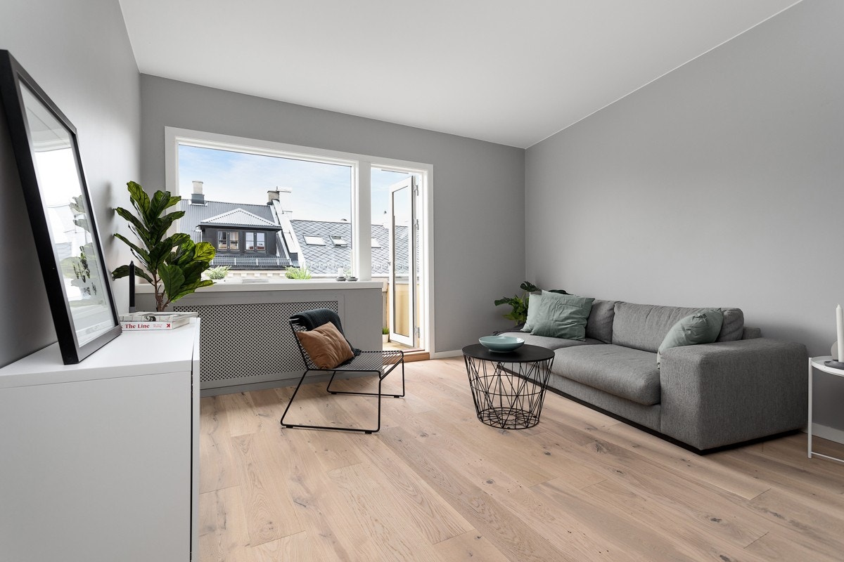 Stue med utgang til balkong. Galleribilde