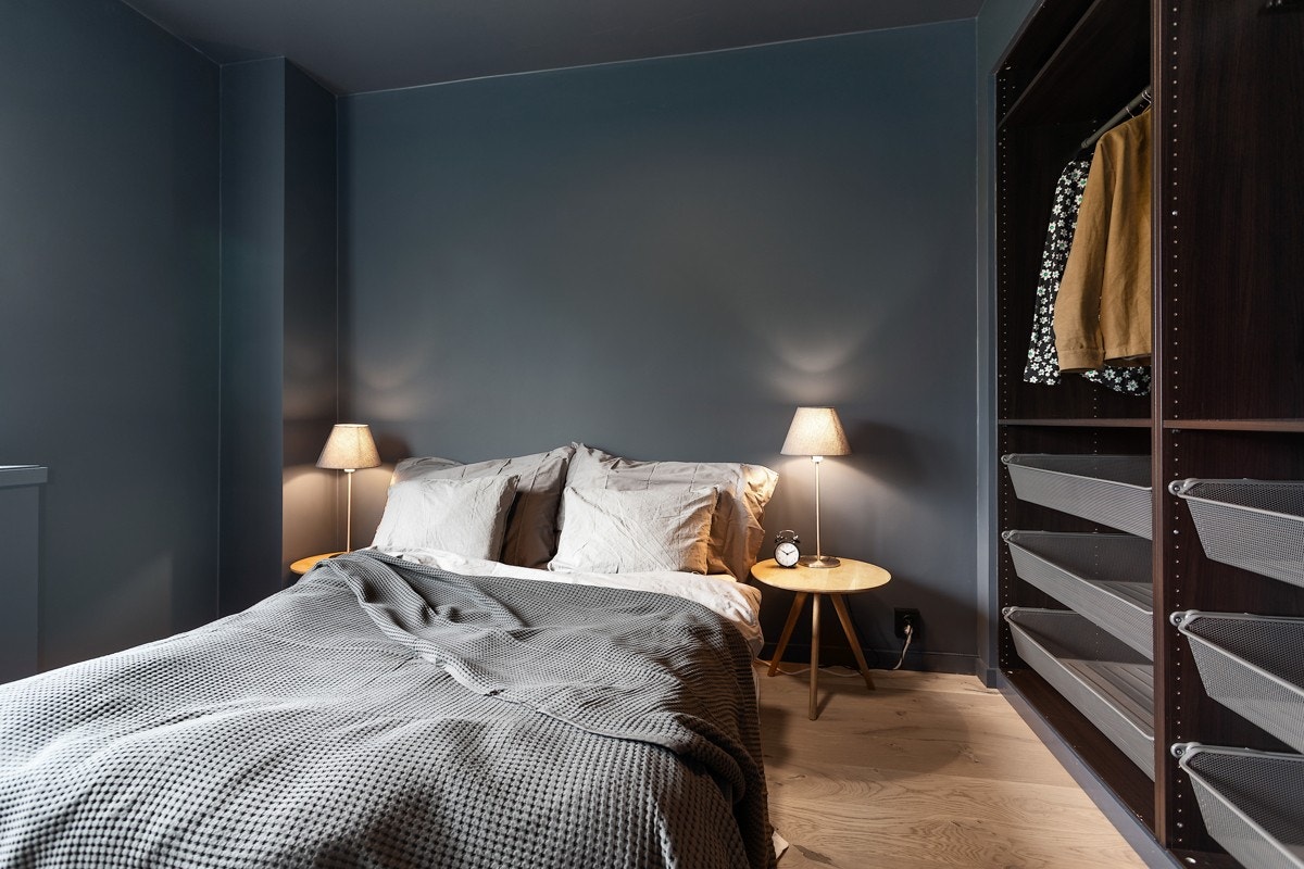 Hovedsoverom har spesialtilpasset IKEA garderobe. Galleribilde