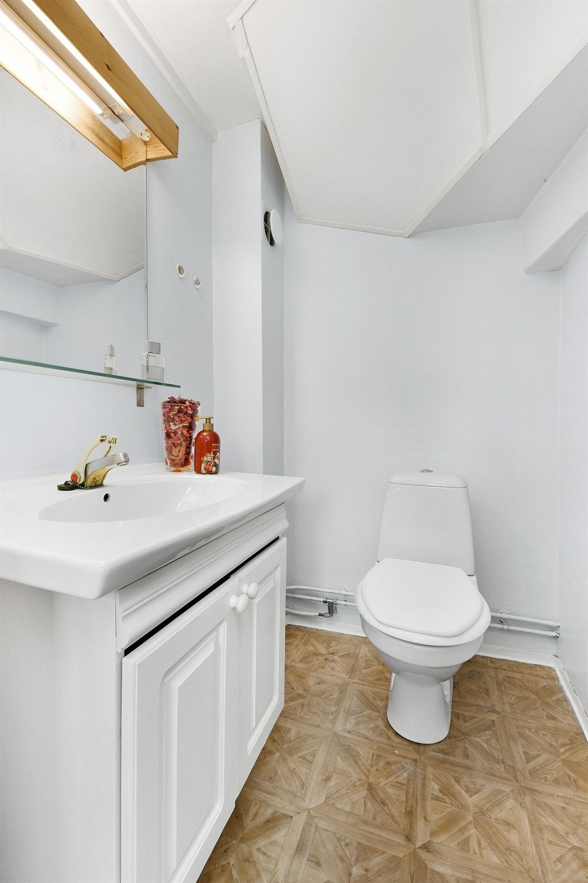 WC 1.Etasje. Galleribilde