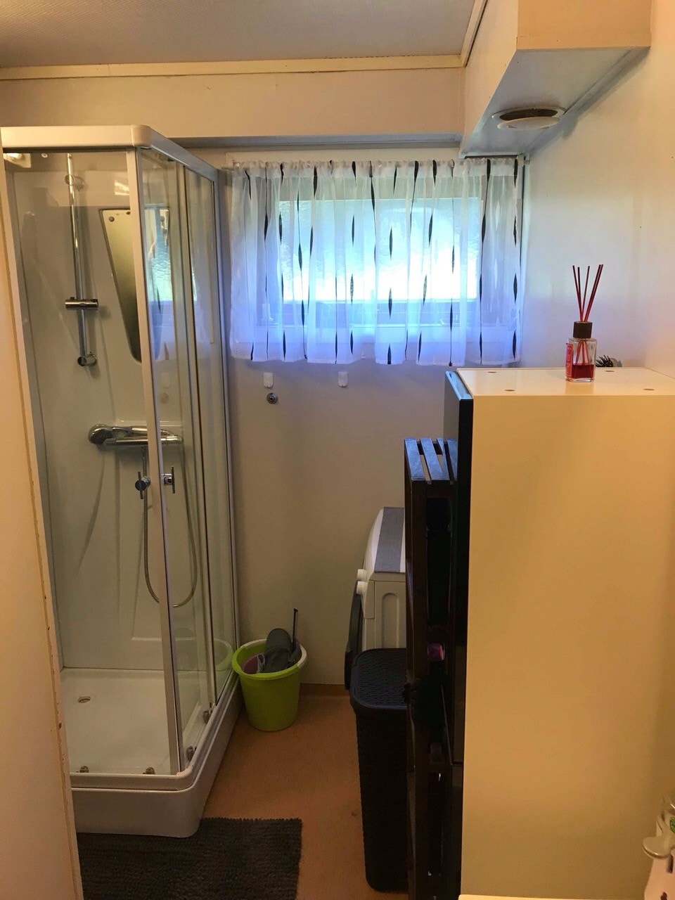 Dusj og vaskemaskin Galleribilde