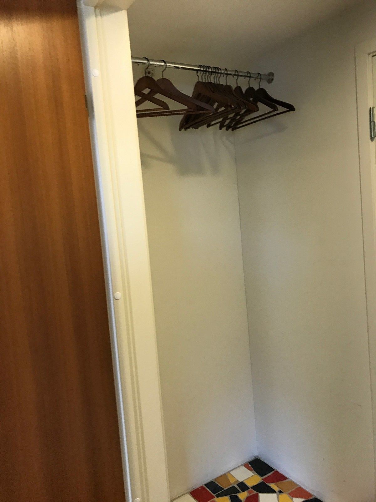 Garderobe 1 etasje Galleribilde