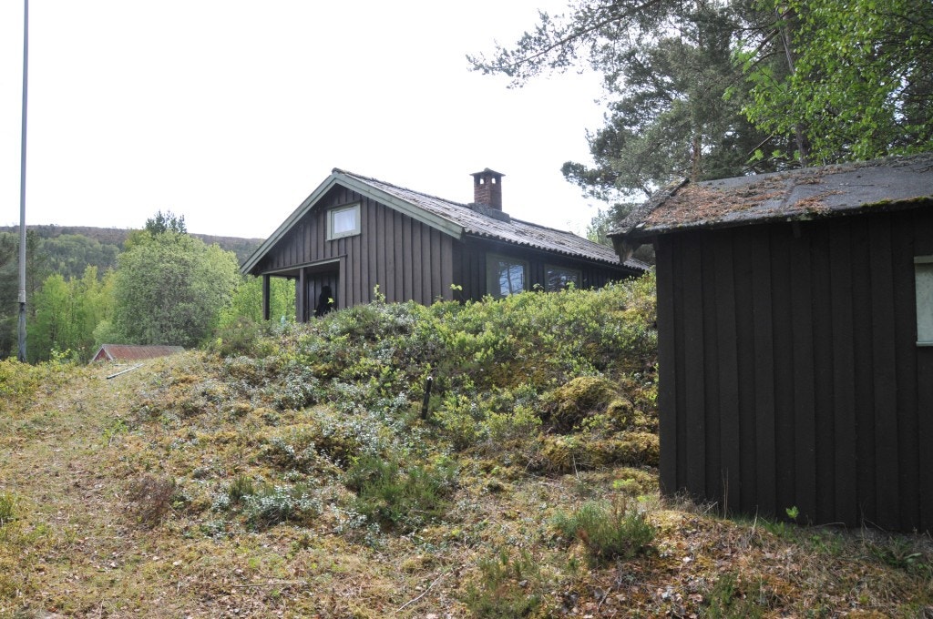 Hytta med uthus Galleribilde