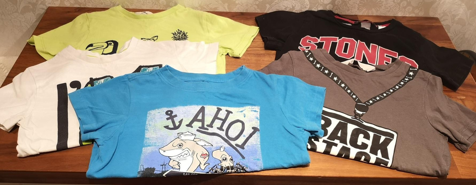 Pakke med t skjorter str. 98104 | FINN.no T skjorter pakke. 100 kr | FINN.no