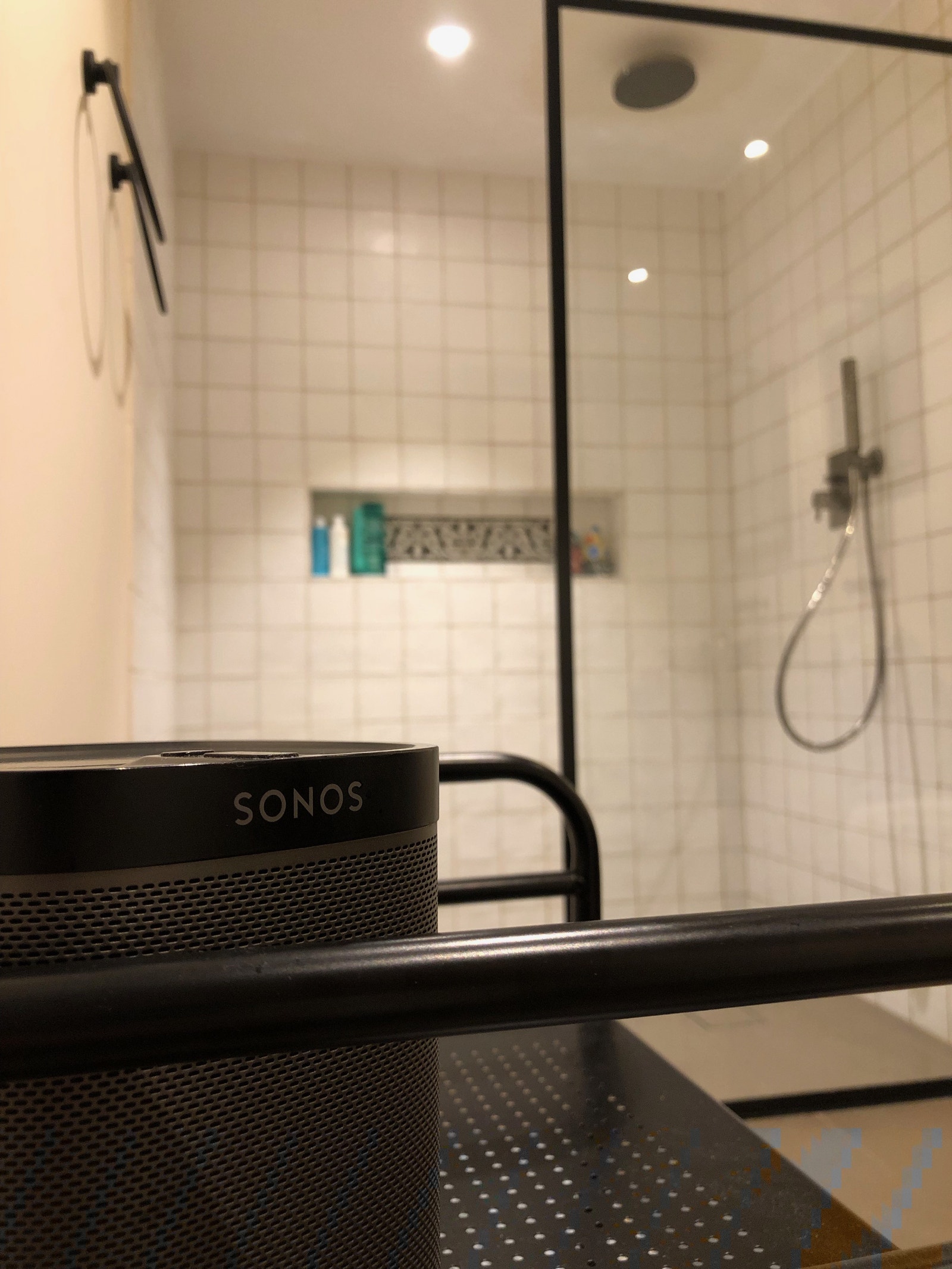 Moderne bad i klassisk stil Galleribilde