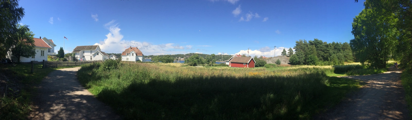 Veien over til hytta fra Gravningsundet. Galleribilde