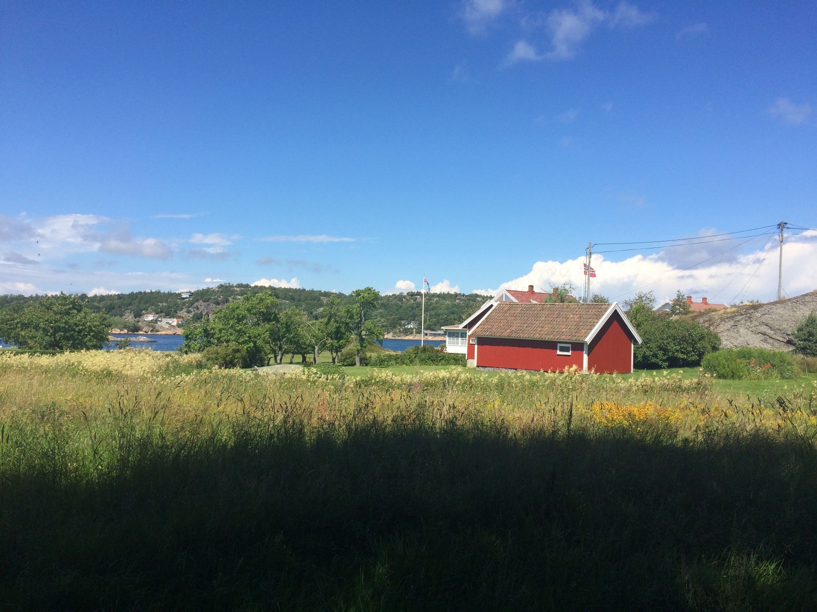 Veien over til hytta fra Gravningsundet. Galleribilde