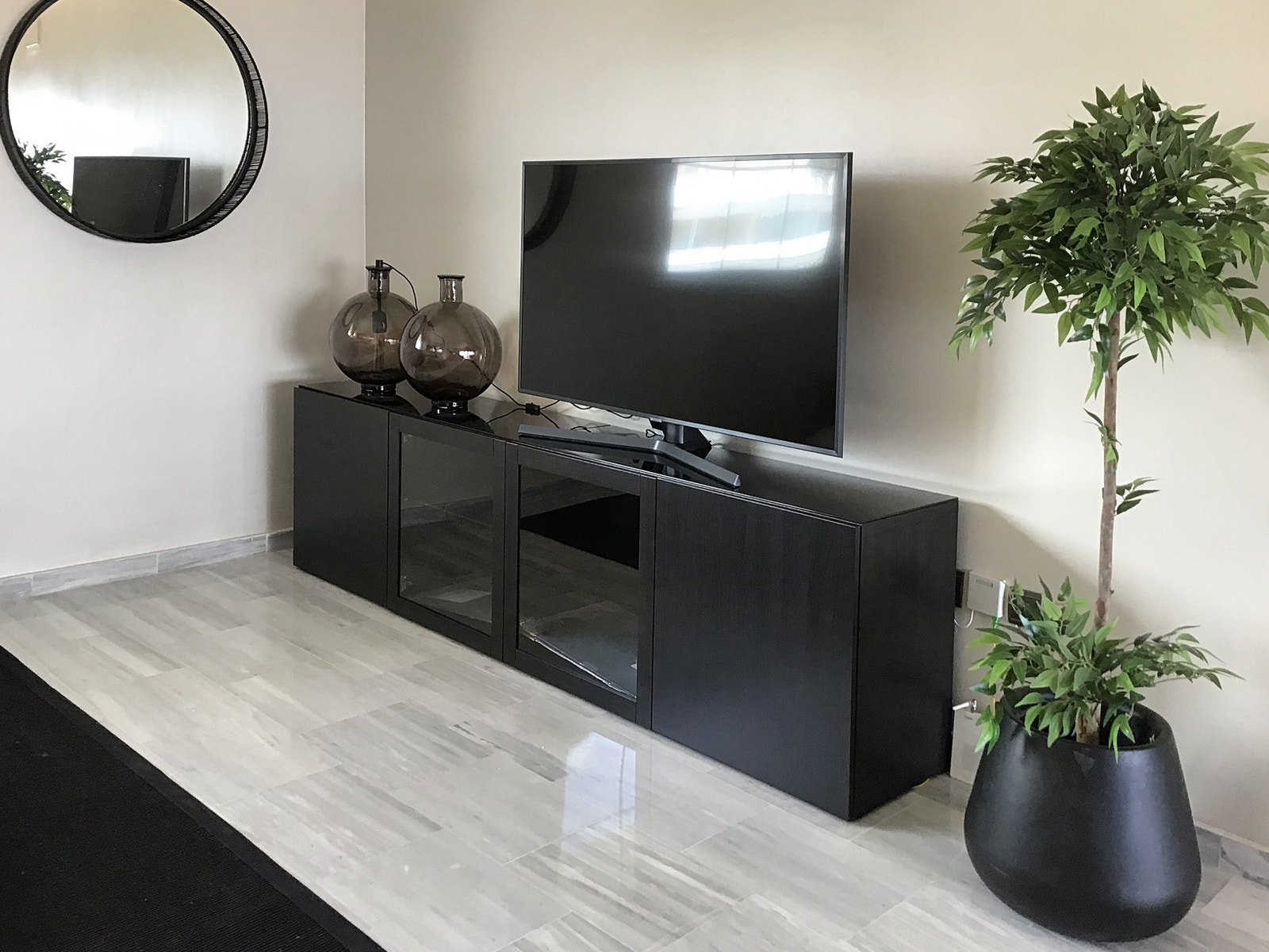 TV-stuen med en deilig 55’’ tommer HD TV. Galleribilde