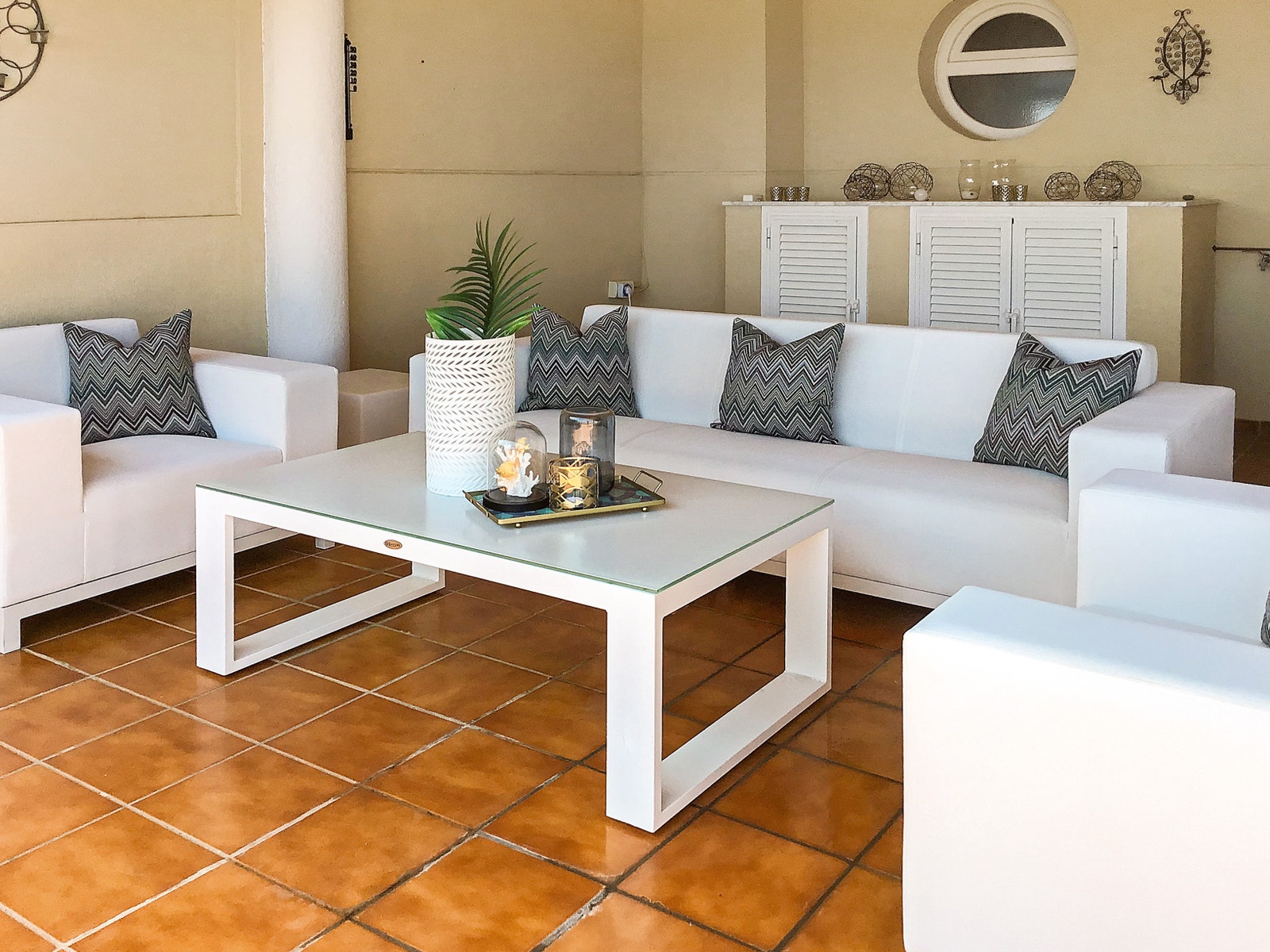 Et glass vin i den fantastiske loungen gir godfølelsen etter en lang dag på stranden... Galleribilde