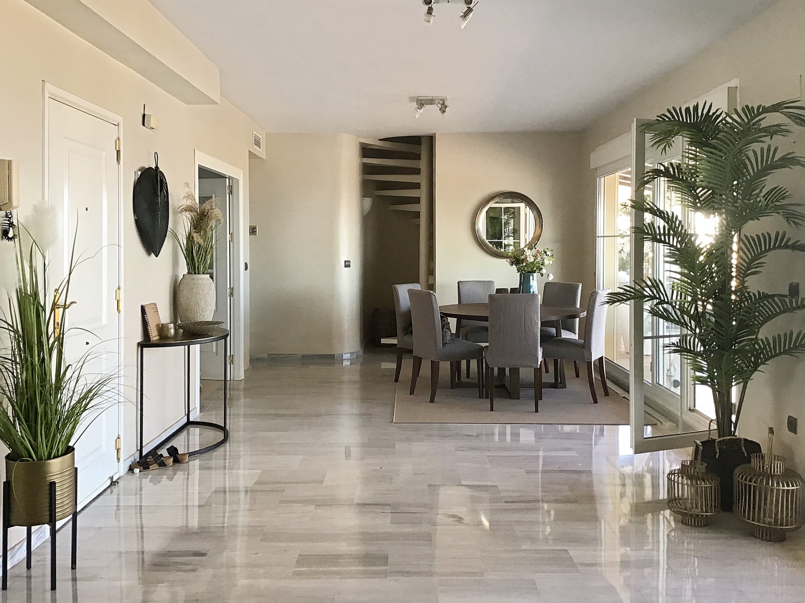 Stort og hyggelig spisebord Galleribilde