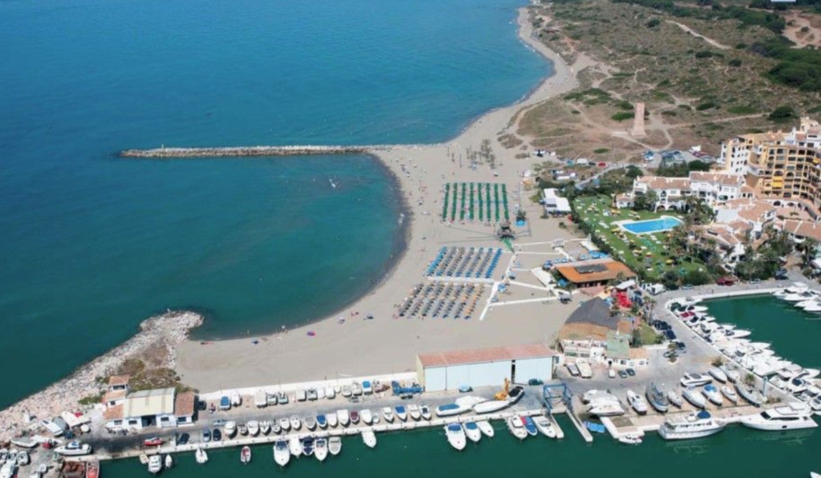 Cabopino havn og strendene Galleribilde