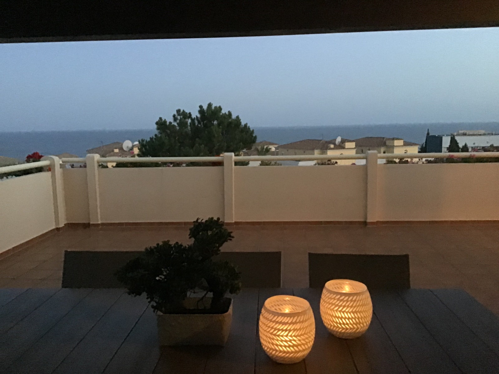 Stemningsbilde fra takterrassens spiseplass Galleribilde