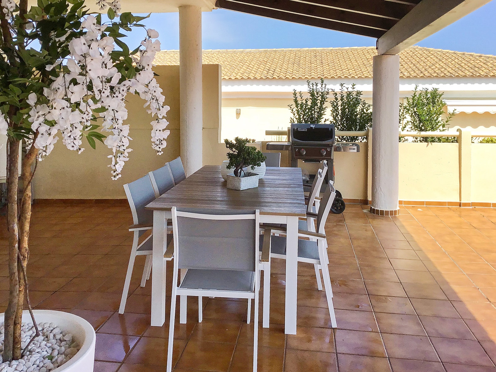 Stort spisebord til 8-10 personer Galleribilde