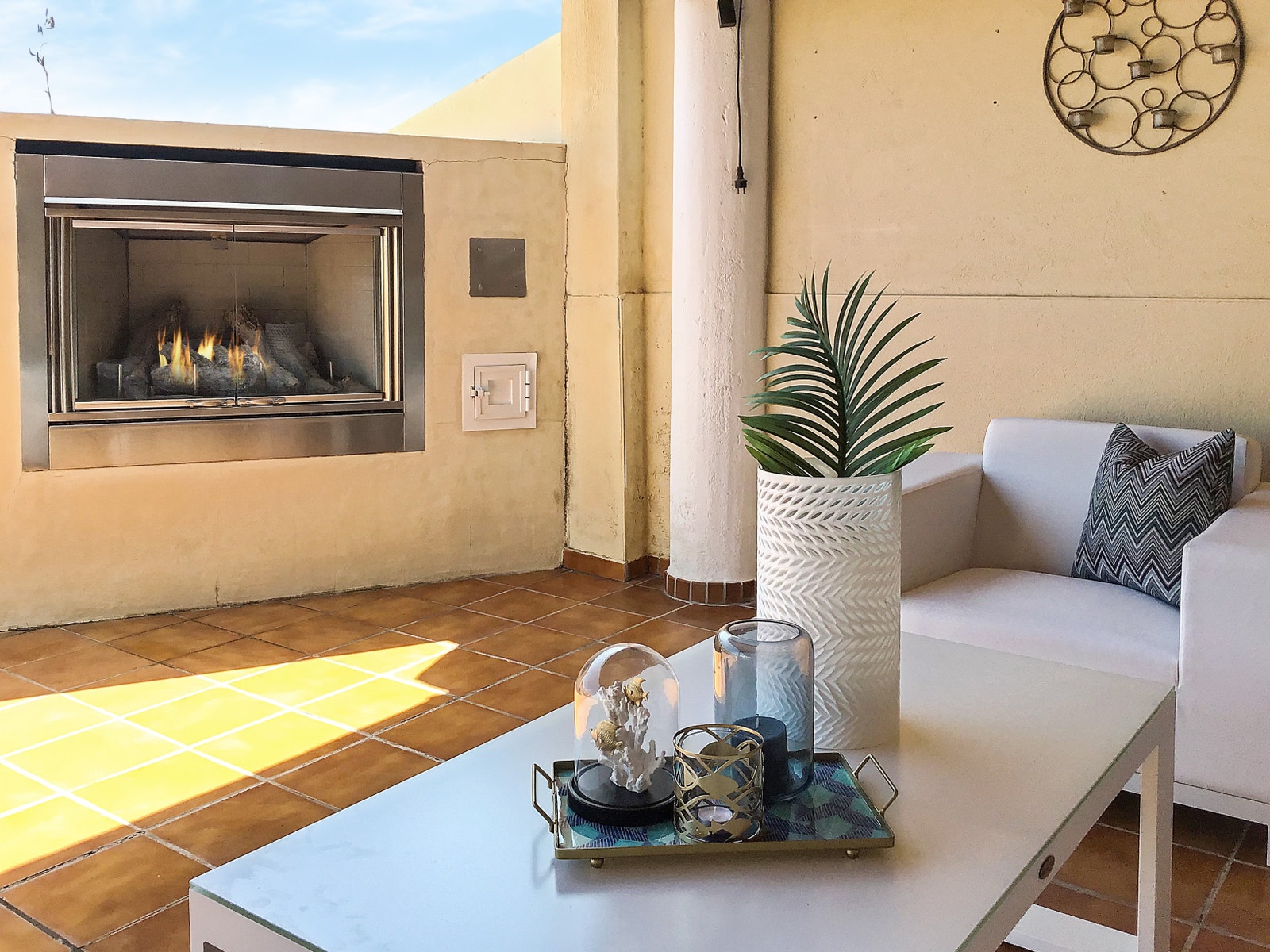 Et glass vin i den fantastiske loungen gir godfølelsen etter en lang dag på stranden... Galleribilde