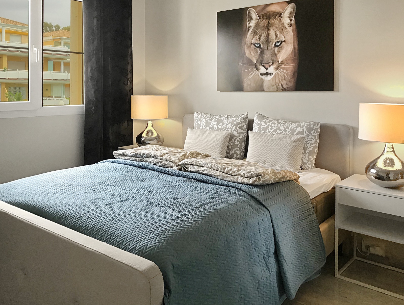 Det beige rommet Galleribilde