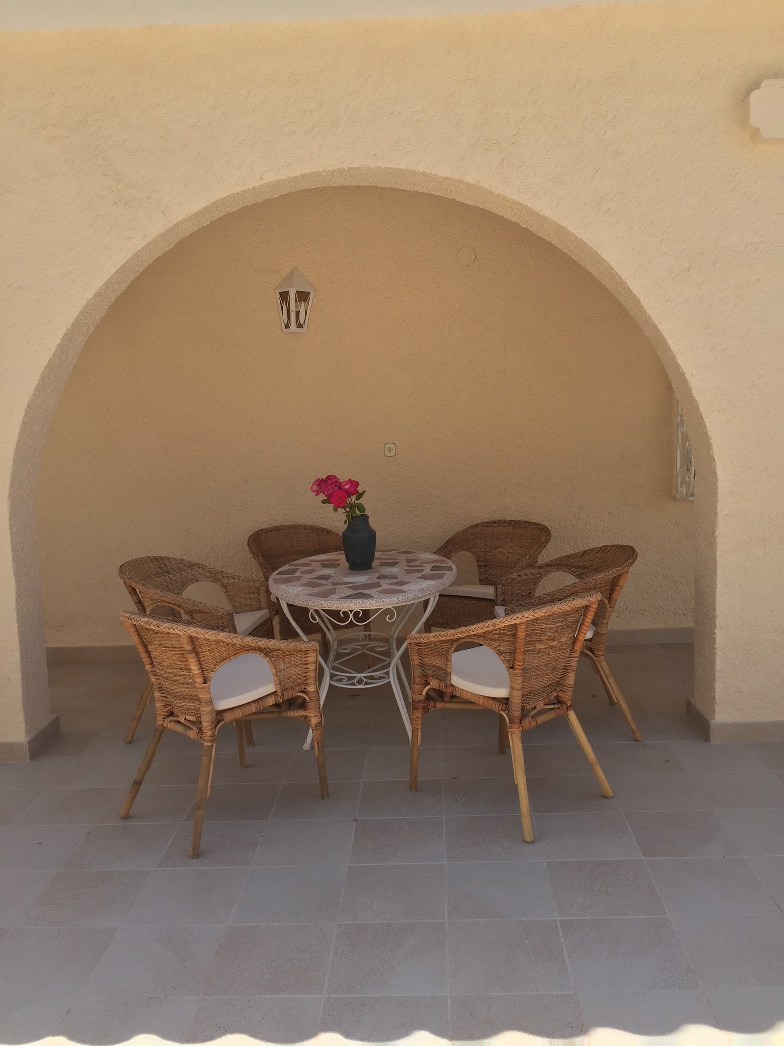 Utebord i bakhagen Galleribilde