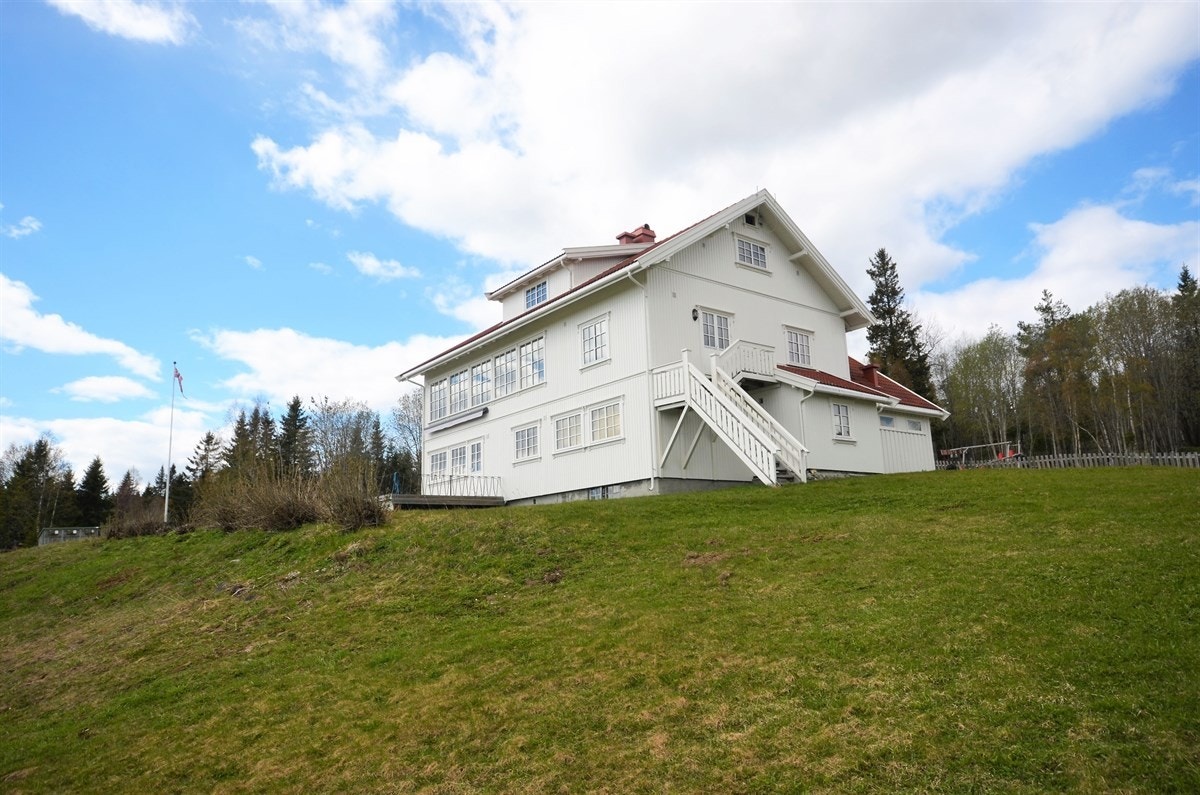 Hovedbygget. Kan evnt. leies ut i tillegg. Galleribilde