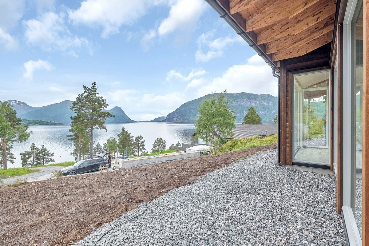 Utsikt, samt mulighet for å bygge markterrasse Galleribilde