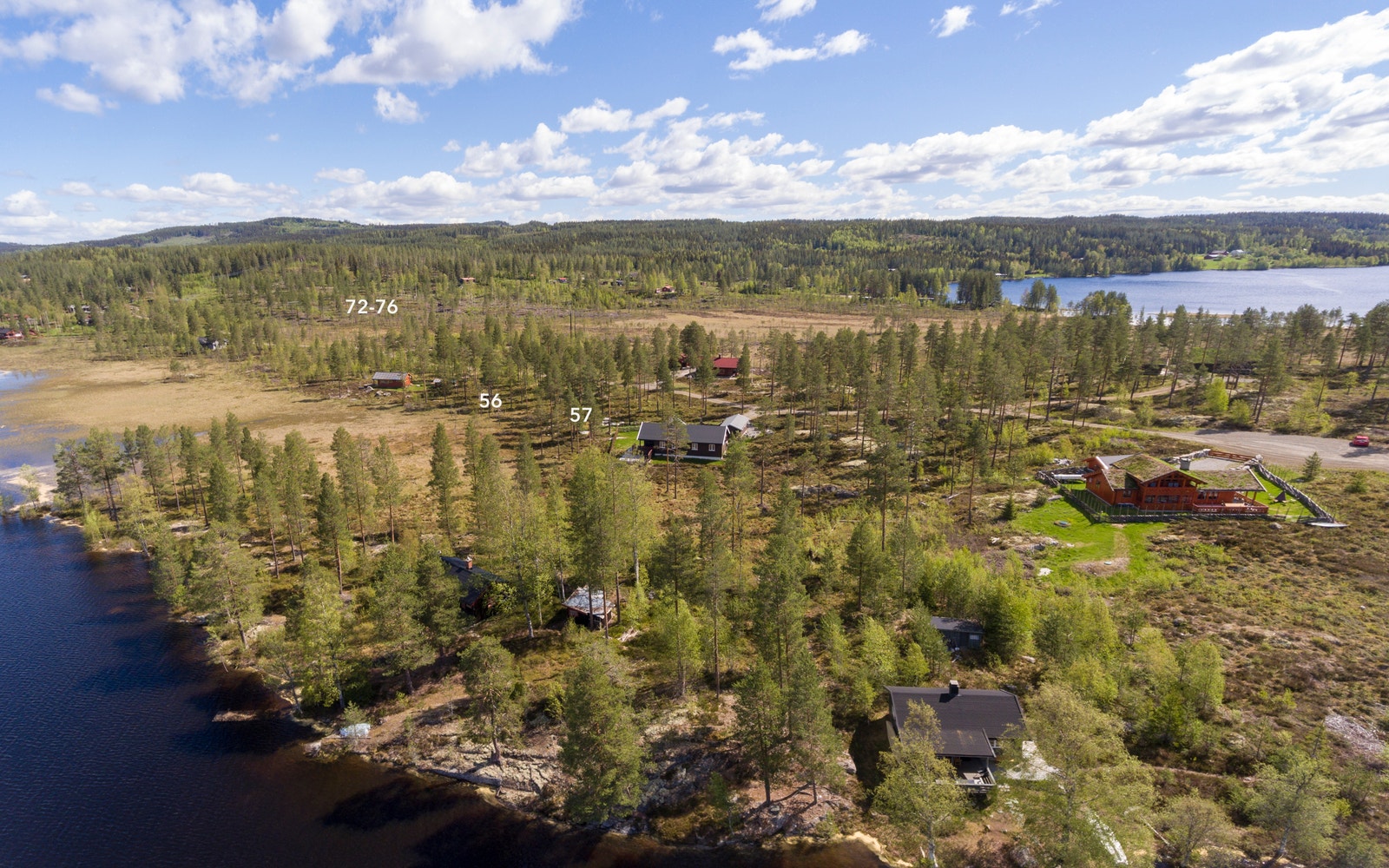 Plassering av nye tomter er gjort med hensyn til sol og utsiktsforhold Galleribilde