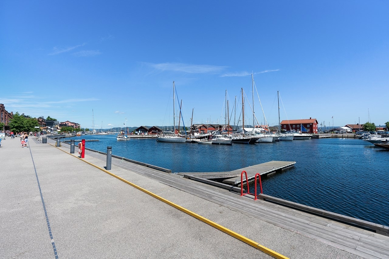 Fra brygga i Holmestrand Galleribilde