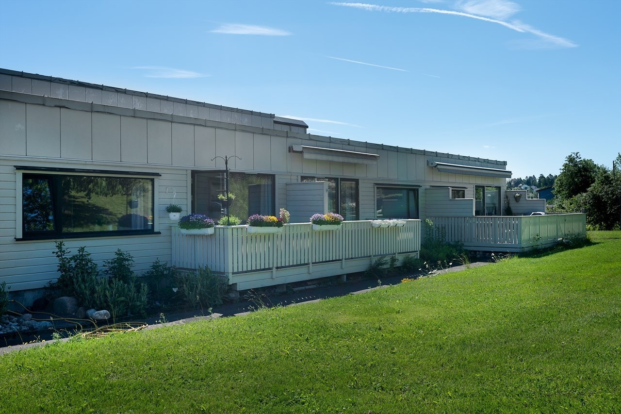 Velkommen til Solhøyveien 26 - en praktisk og fin leilighet med trappefri adkomst Galleribilde