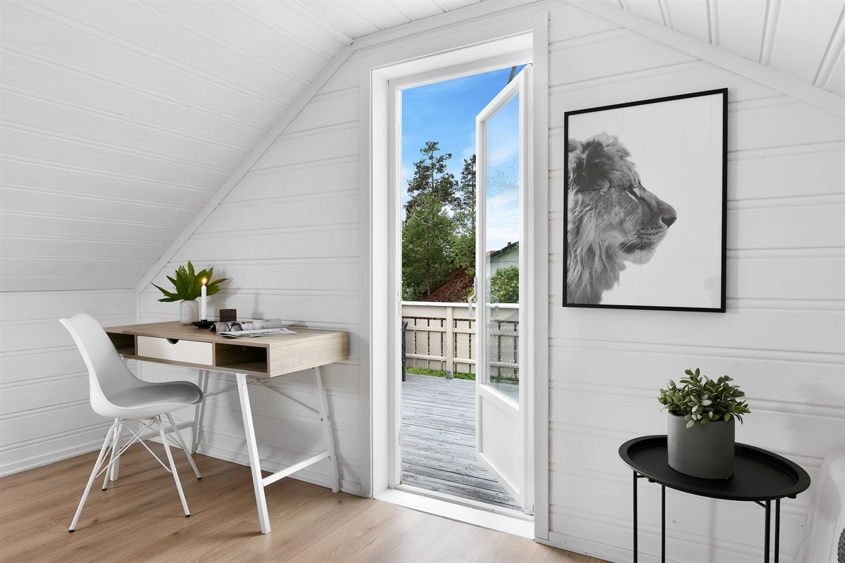 Utgang til balkong fra soverom 3. Galleribilde