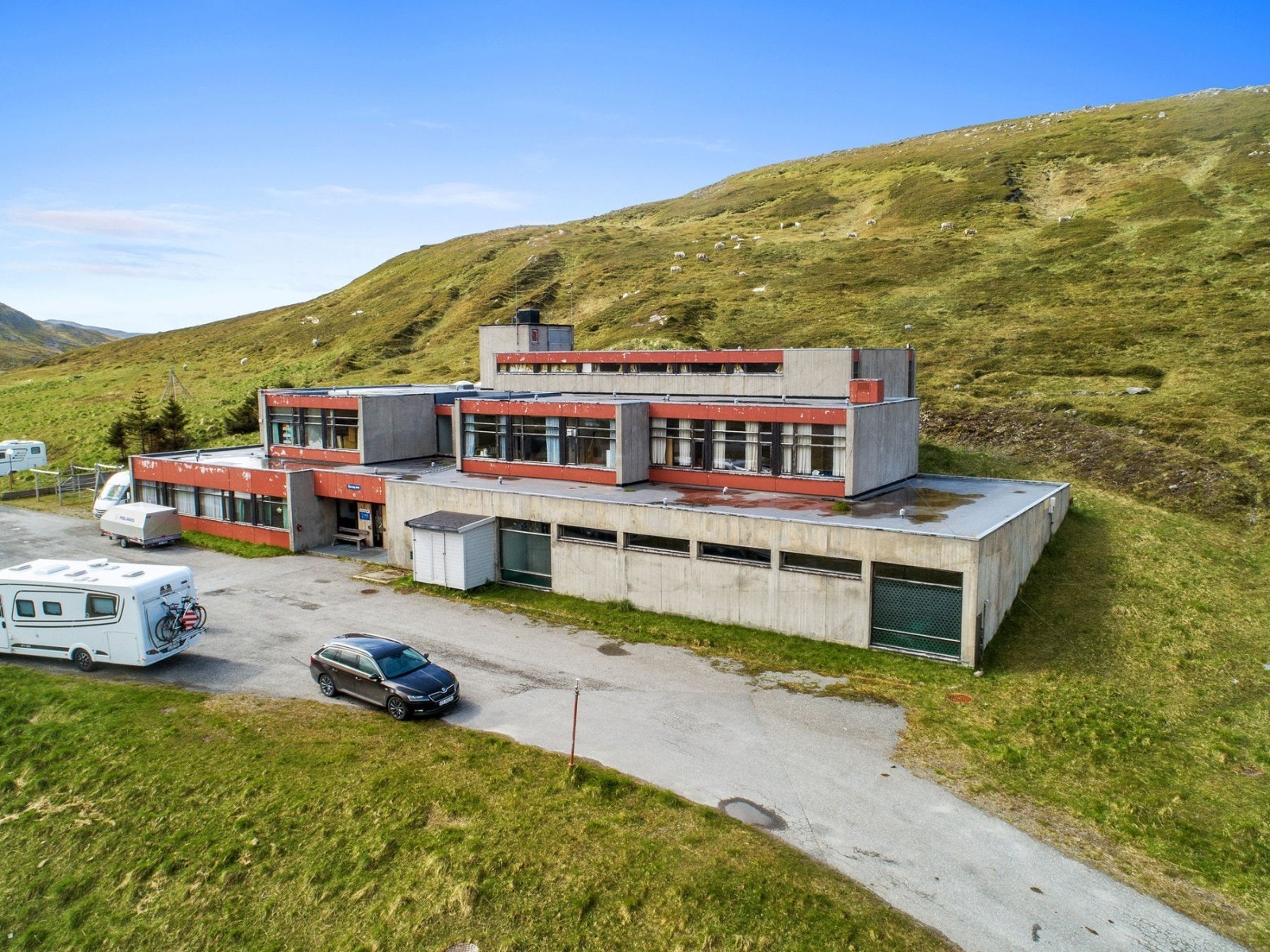 Oterveien 19 - Helt skolebygg med massevis av potensiale Galleribilde