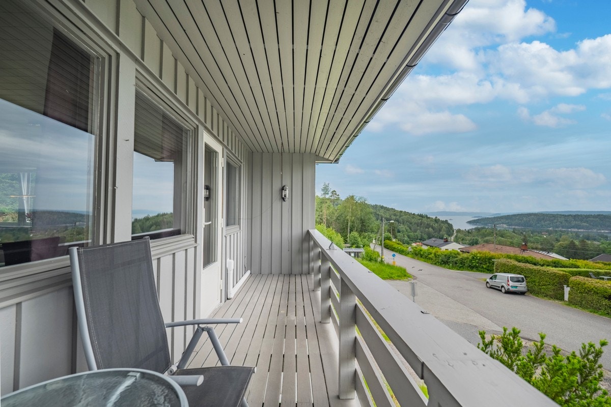 Flott utsikt fra veranda. Galleribilde