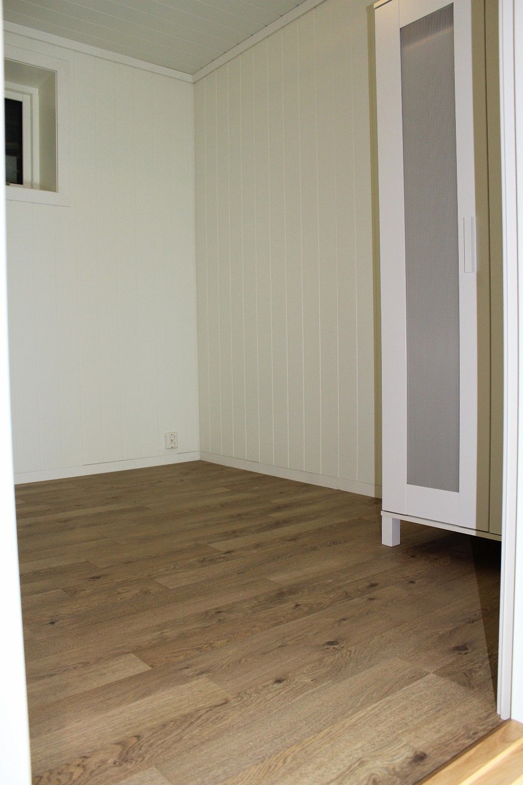 Soverom med skap Galleribilde