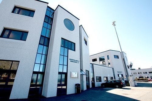 B8. Moderne lokaler med skjermet takterrasse. Galleribilde