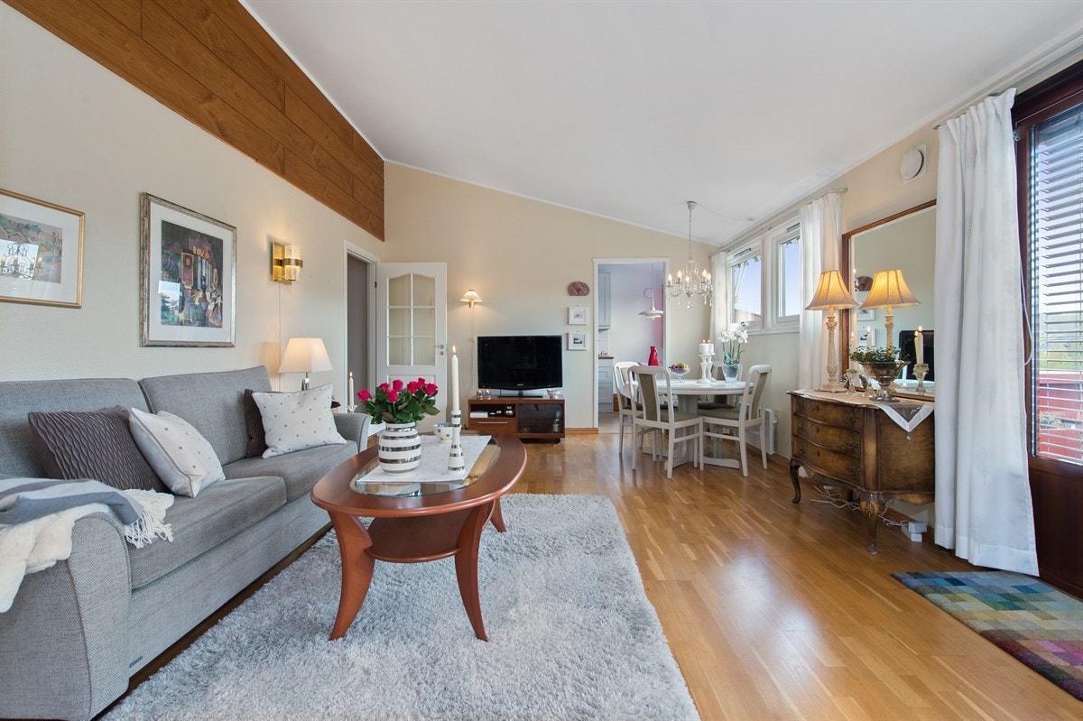 Parkett på gulv i stuen Galleribilde