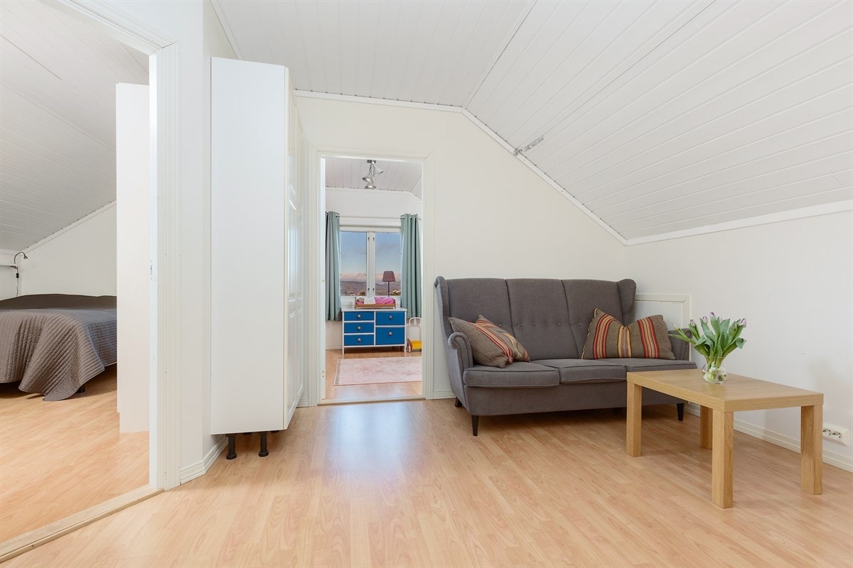 "Loftsstue" i andre etasje Galleribilde