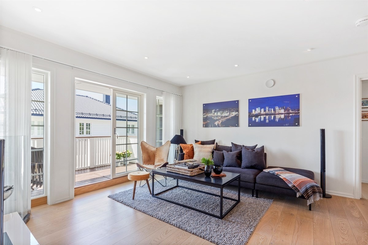 Boligen har en stor og koselig loftstue hvor det er hyggelig å trekke seg tilbake. Galleribilde