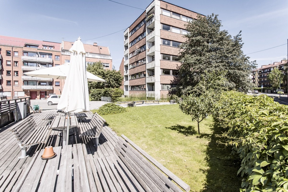 Pent fellesområde utenfor blokken. Galleribilde