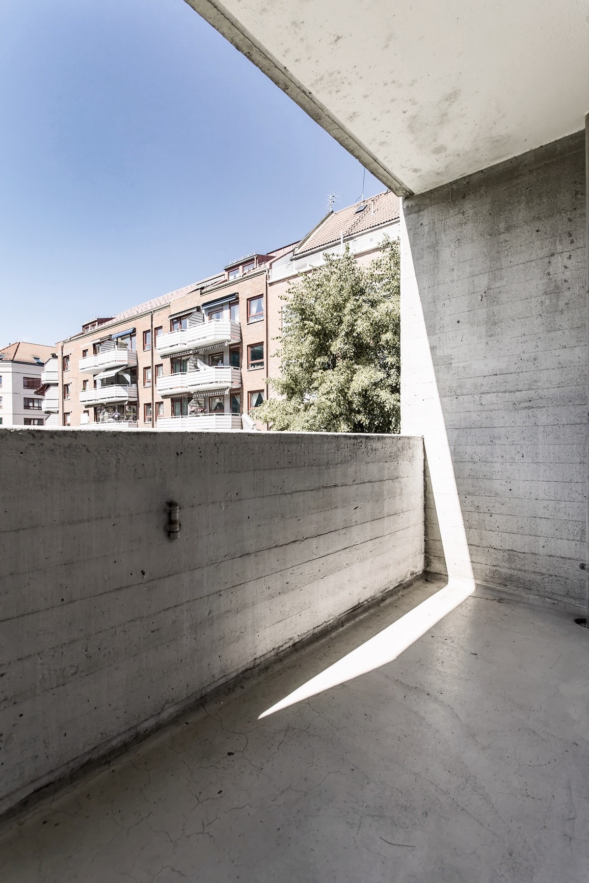 Fra stuen er det utgang til en vestvendt balkong. Galleribilde