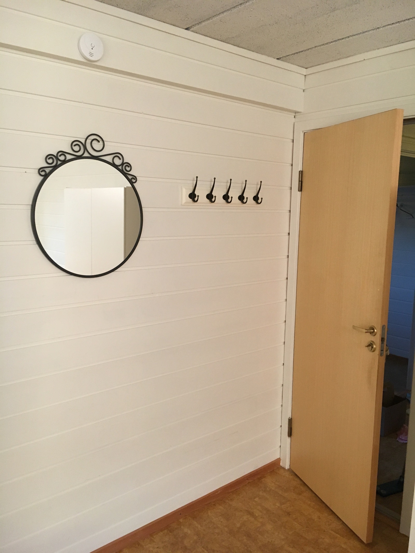 Utleid. Hybel nr. 3. 16,5 kvm. Inngang. Galleribilde