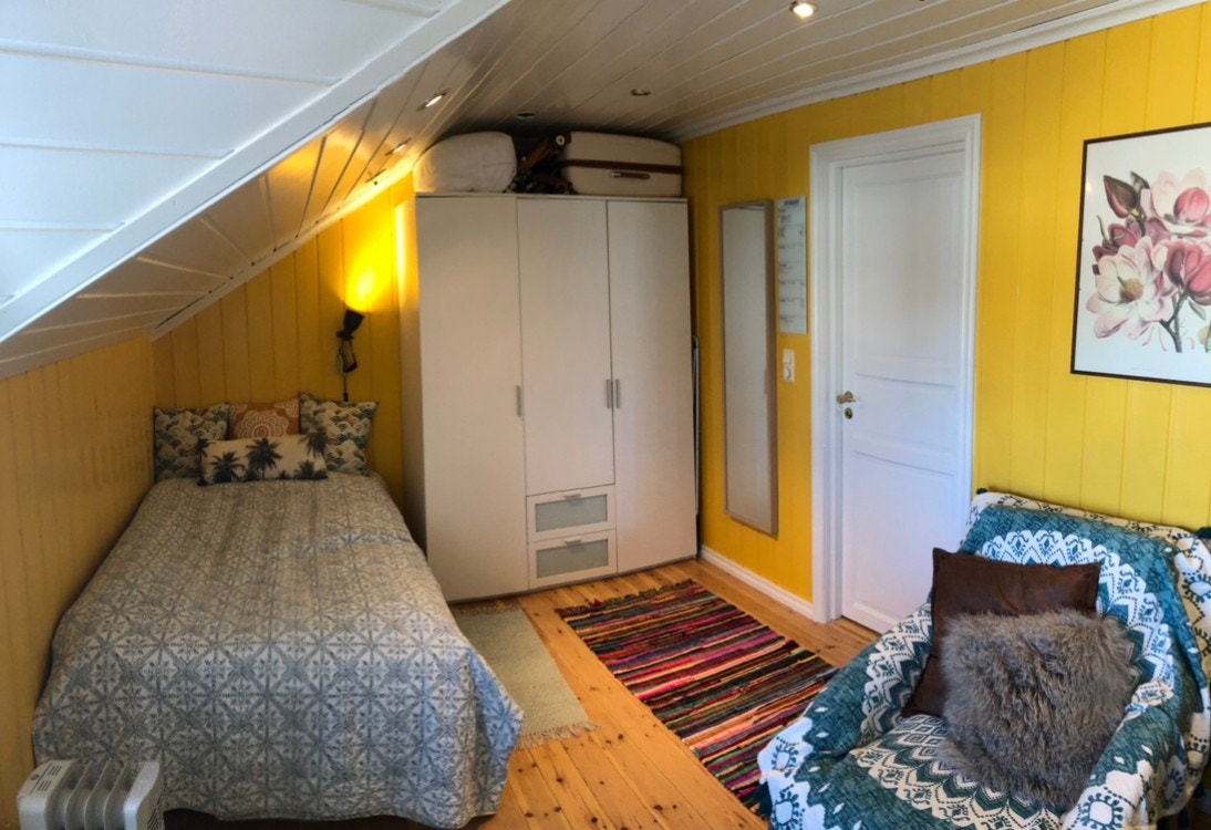 Hoved soverom god plass til dobbeltseng Galleribilde