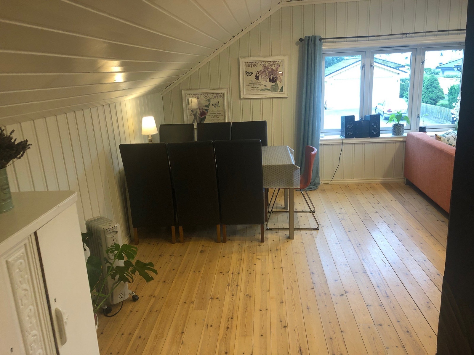 Stue med god plass Galleribilde