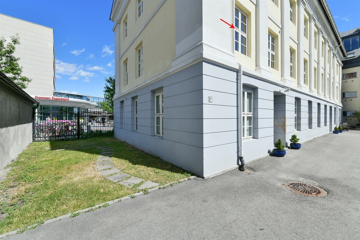 Dagligvarehandelen kan gjøres ved bl.a. Joker, Coop Extra og Kiwi. Galleribilde