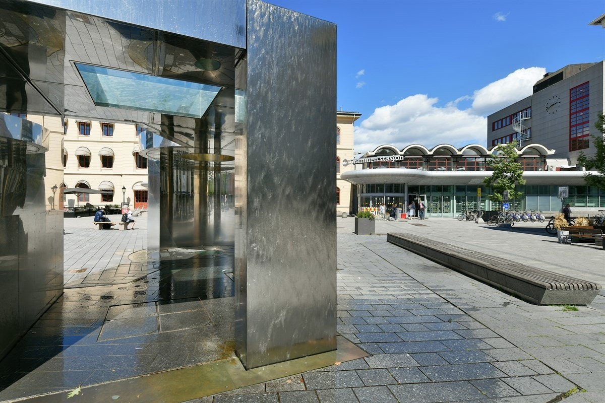 Her finner du også restauranter, kafeer, rockescene og kulturliv vegg-i-vegg. Galleribilde