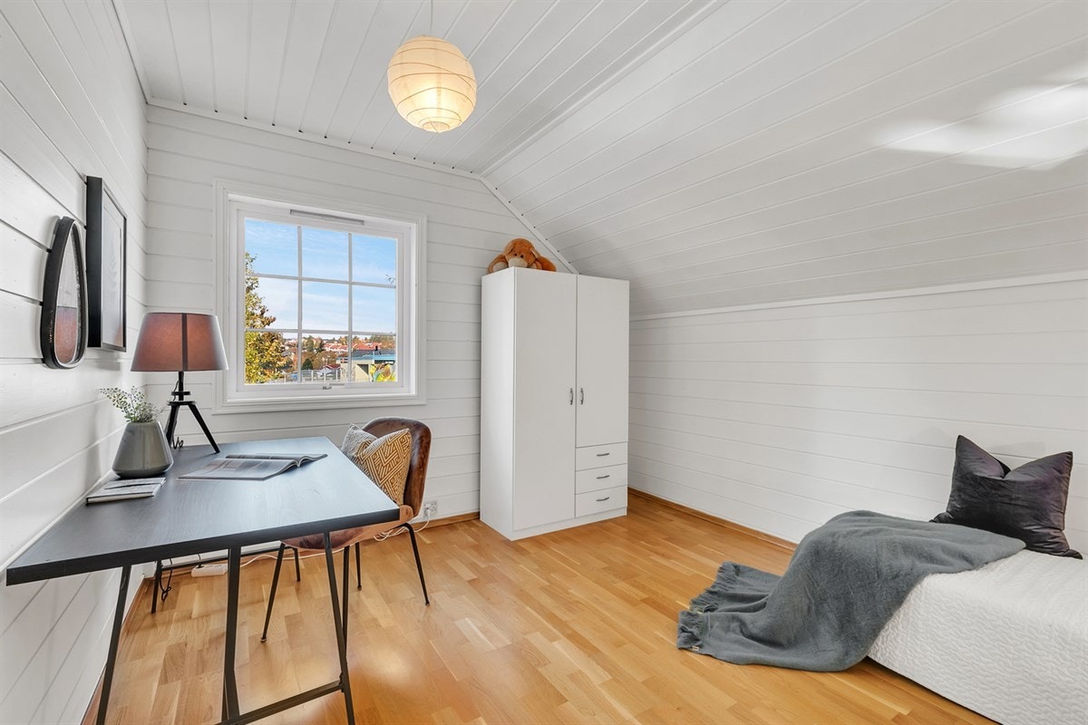 Boligen har fire gode soverom i andre etasje. Galleribilde