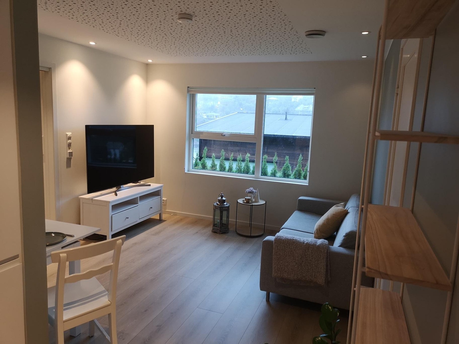 Bilde tatt fra kjøkken mot stue Galleribilde