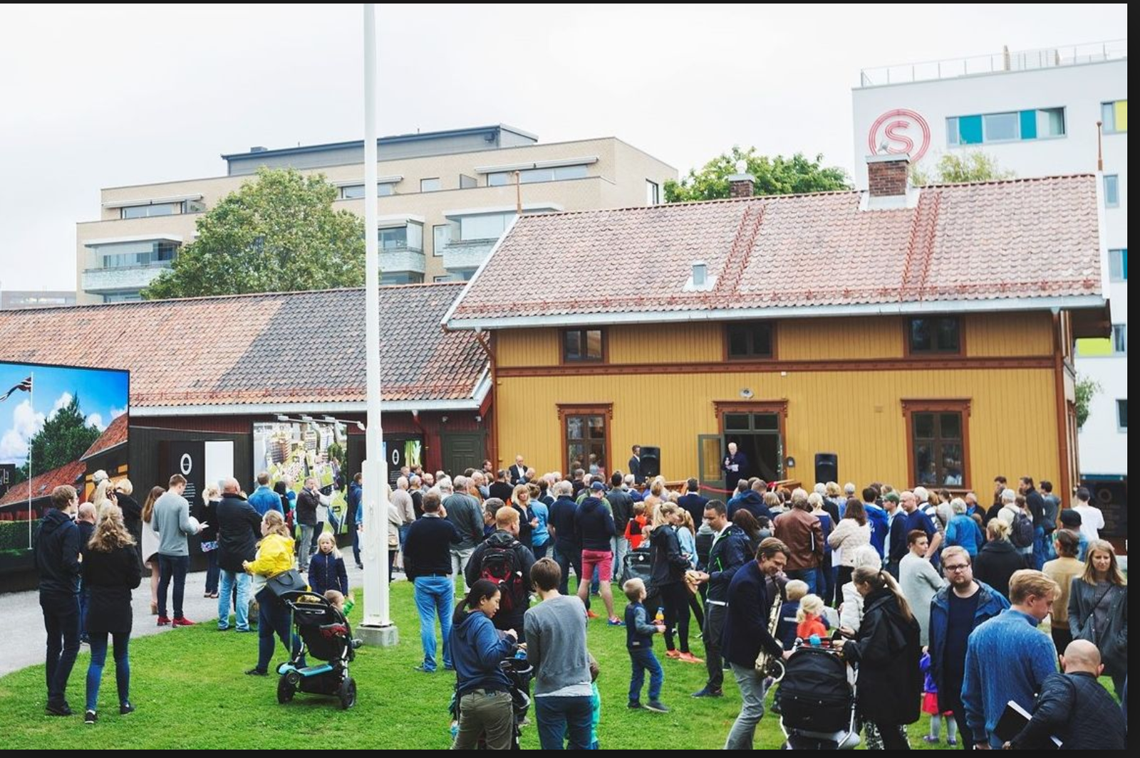 Det koselige tunet på Lillo Gård Galleribilde