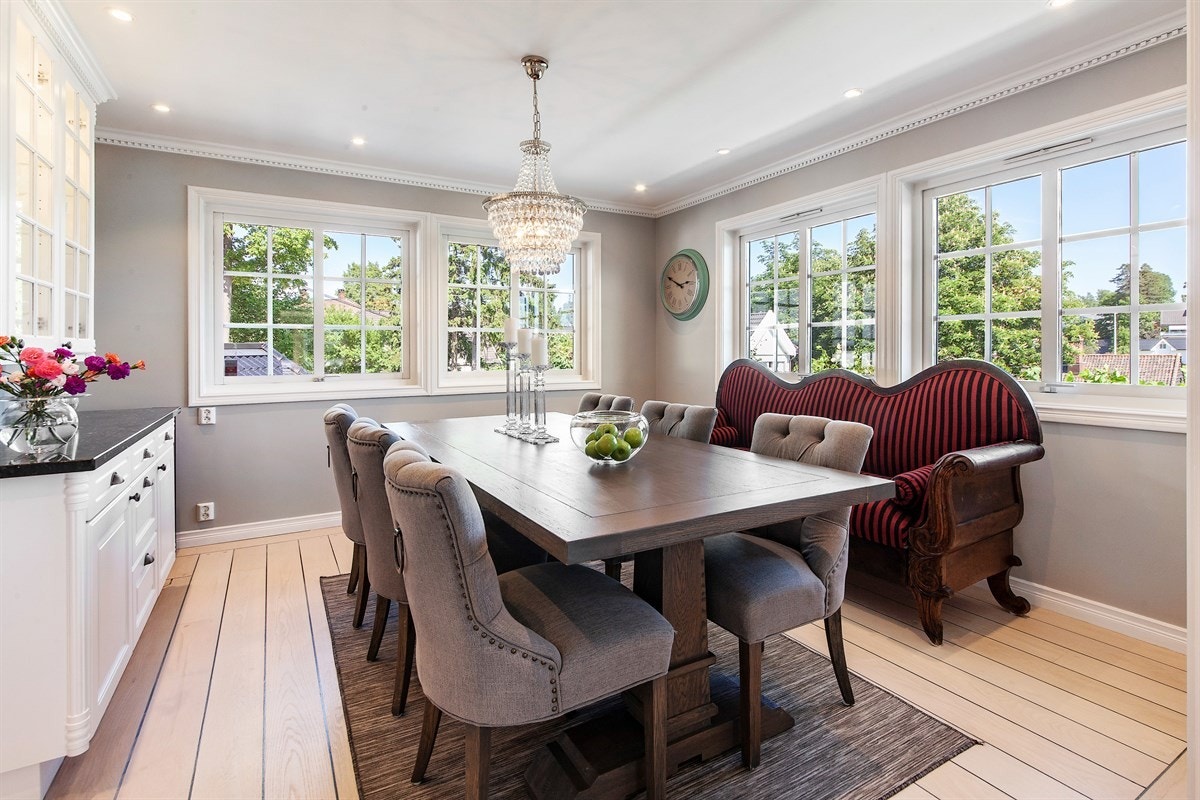 Her er det god plass til familefrokost og middag. Galleribilde