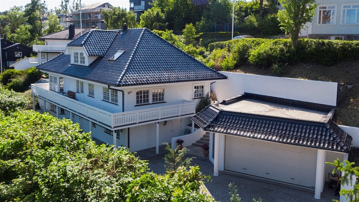 I boligen er det to hybler med egen inngang. Galleribilde