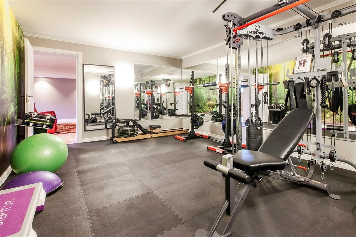 Fra medierommet er det adkomst til et trimrom med god plass for mange apparater. Galleribilde