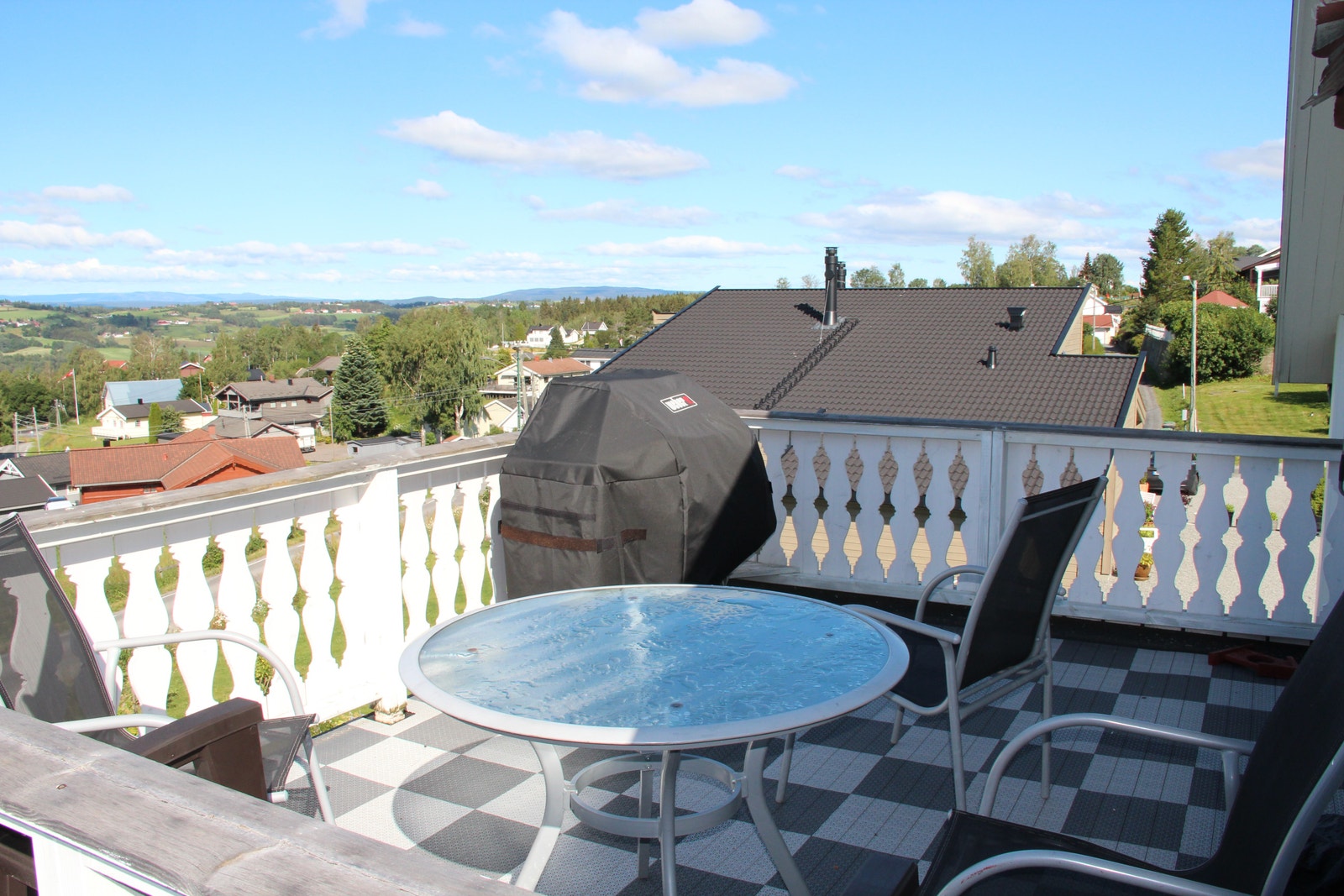 Veranda. Møbler, grill følger ikke med. Galleribilde