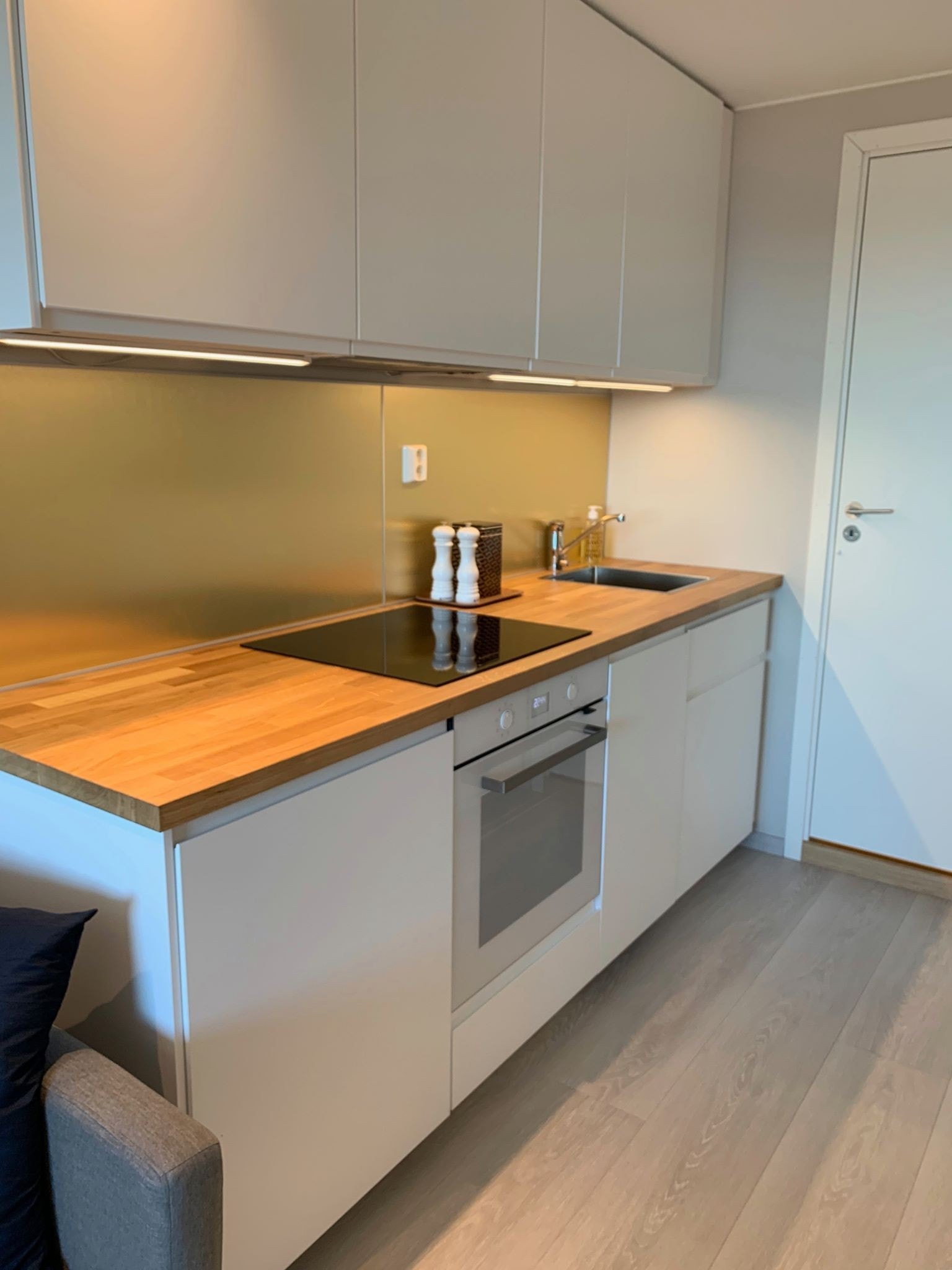 Kjøkken med integrerte hvitevarer Galleribilde