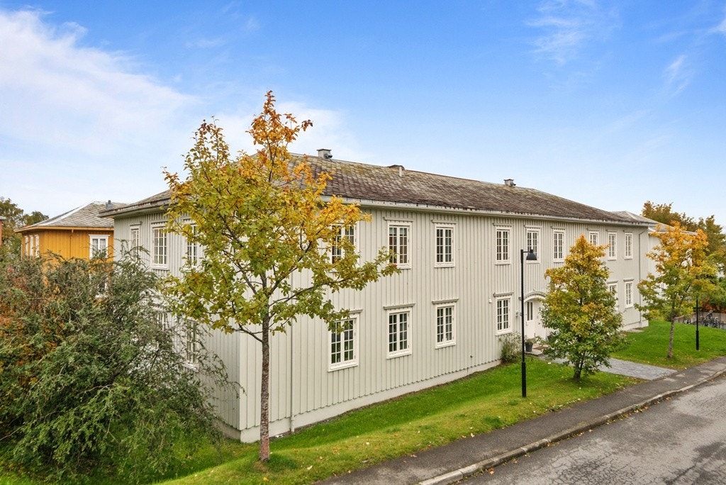 Her kan du flytte rett inn uten å pusse opp. Sentral beliggenhet, kun 10 minutters busstur fra Trondheim sentrum. Galleribilde