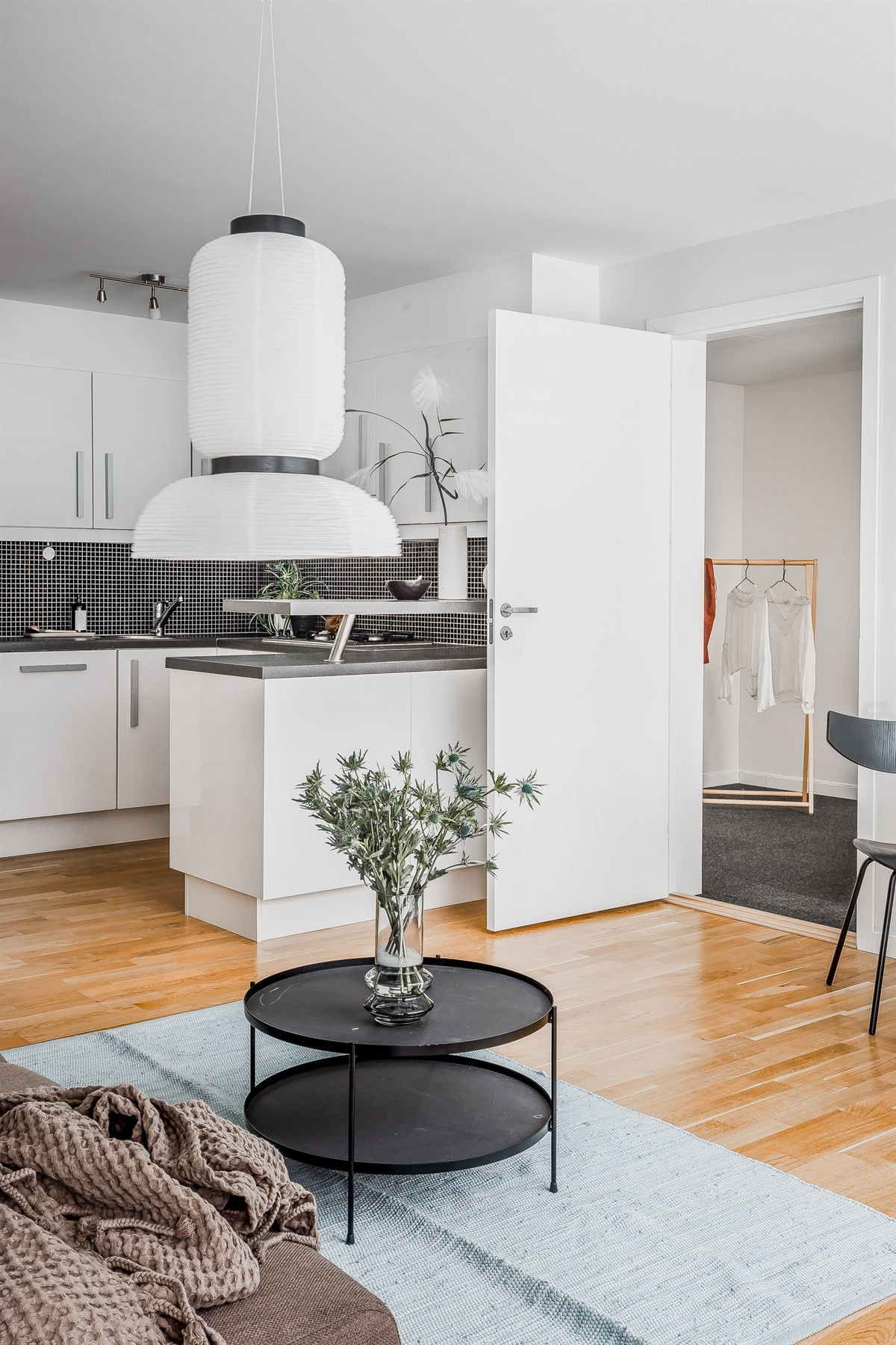 Inngang til hovedsoverom fra stue
