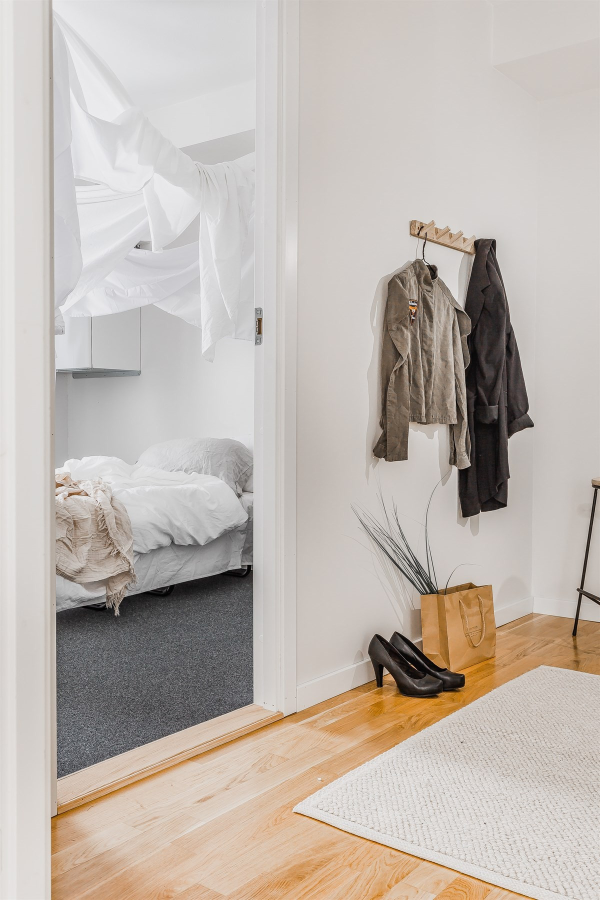 Walk-in closet til soverom 2